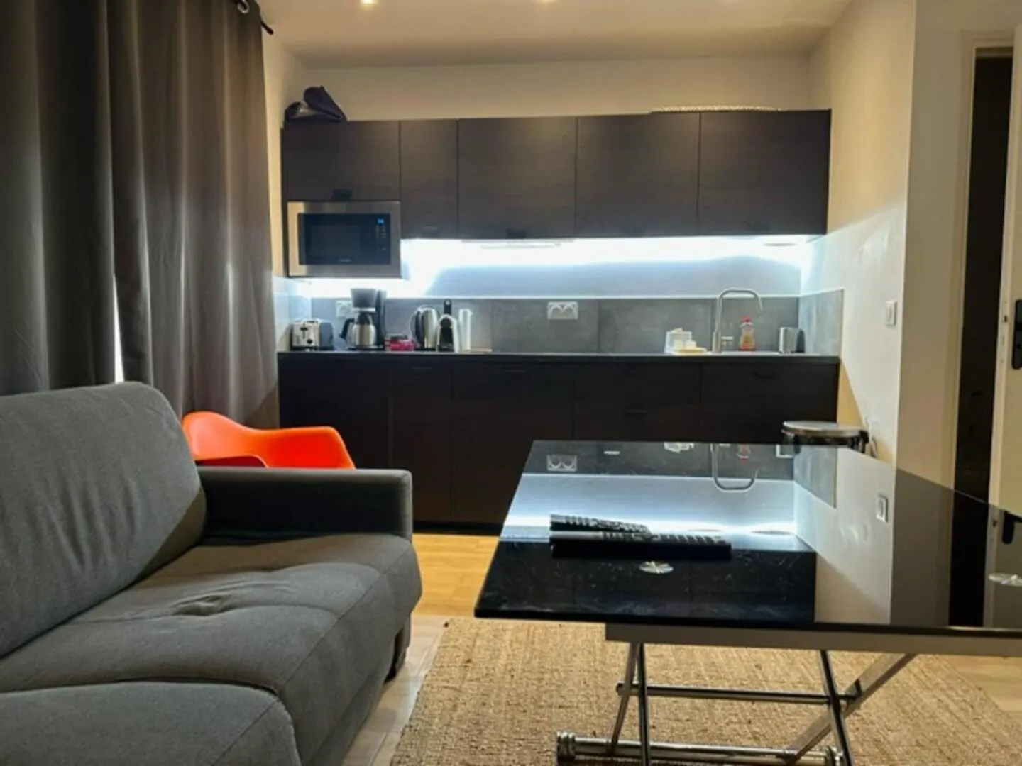 Studio Steps From The Palace, Beach, City Center Cannes Apartment