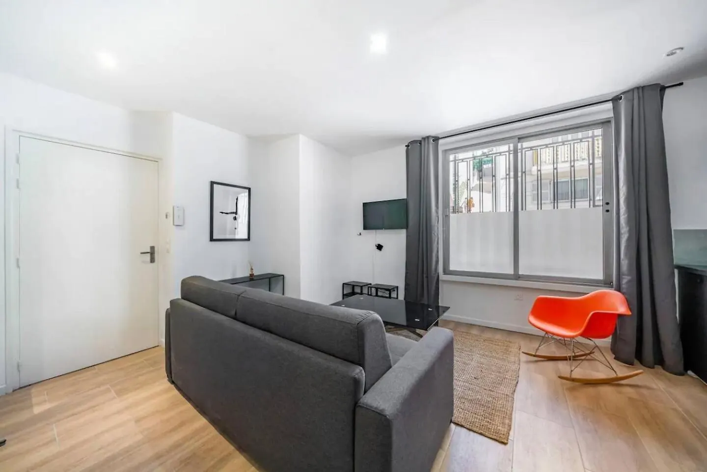 Studio Steps From The Palace, Beach, City Center Cannes